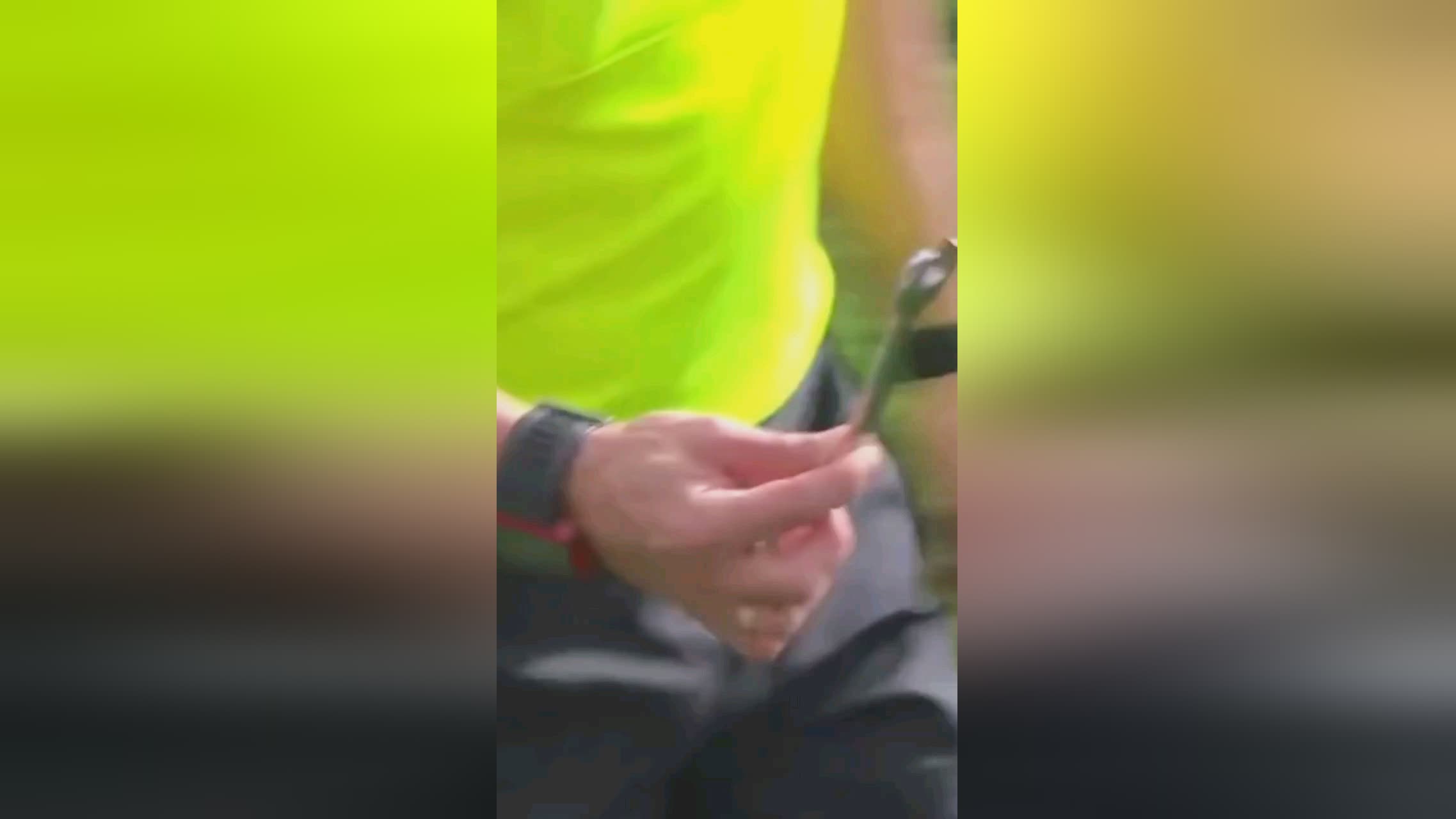 手手忙脚