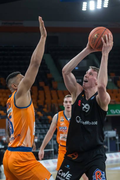 一名经验丰 一名经验丰