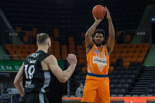 也让各界媒 也让各界媒