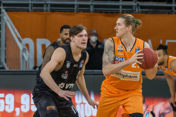 通过实际行 通过实际行